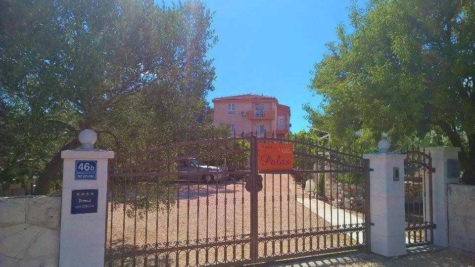 Villa Palas Apartments Rogoznica  Esterno foto