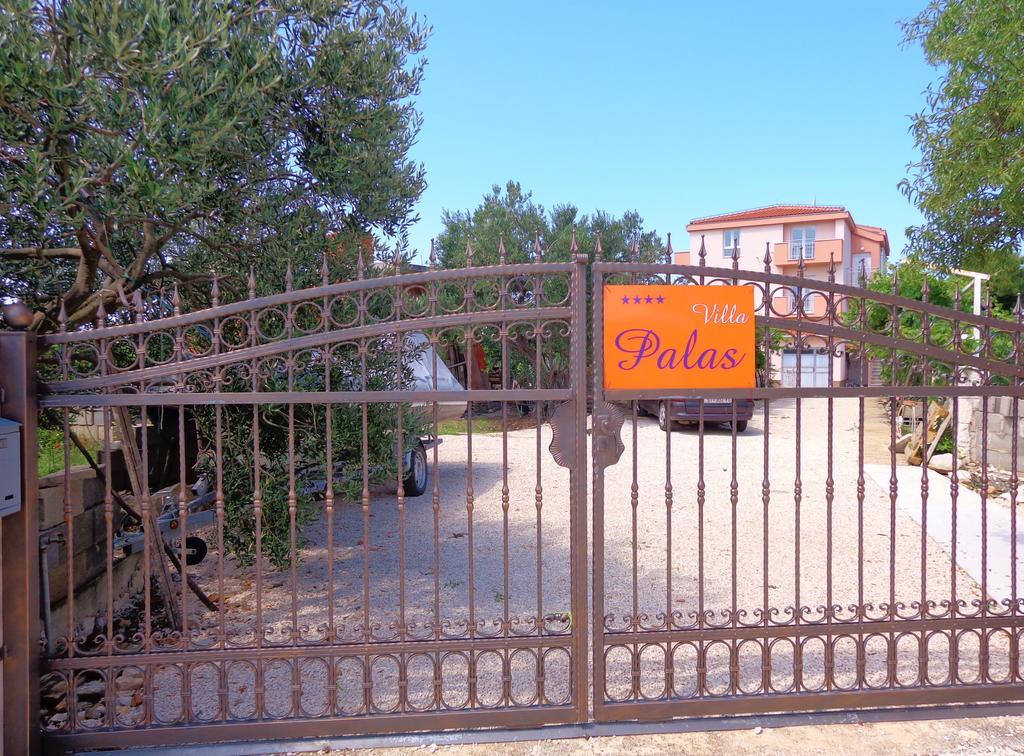 Villa Palas Apartments Rogoznica  Esterno foto