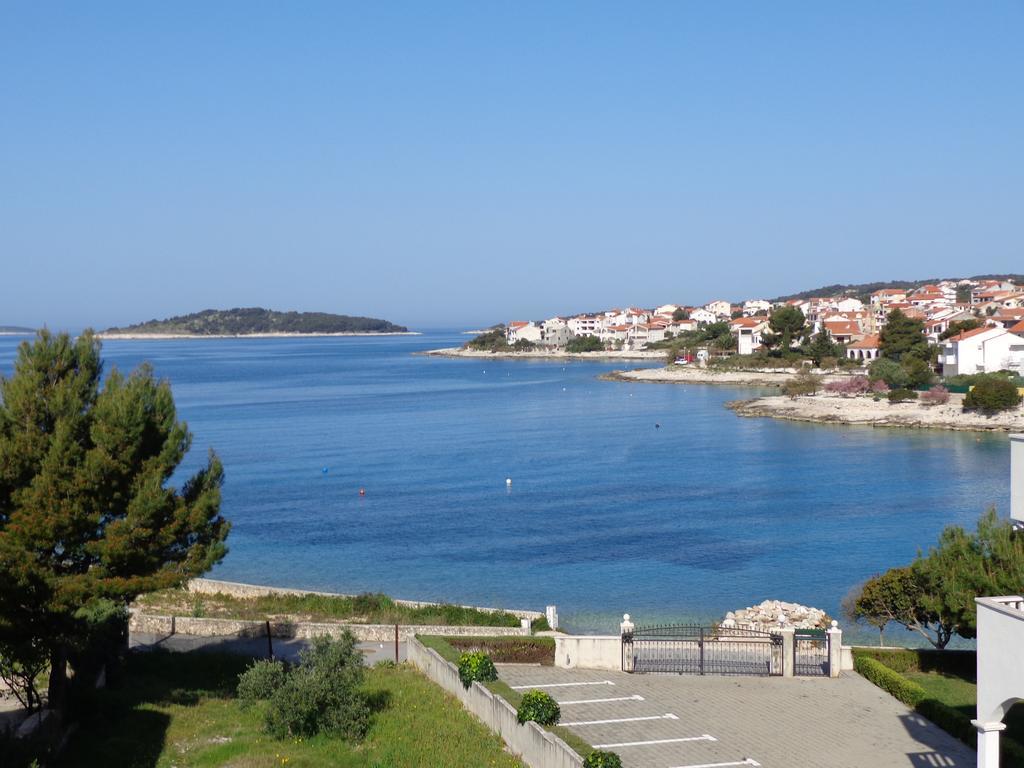 Villa Palas Apartments Rogoznica  Esterno foto