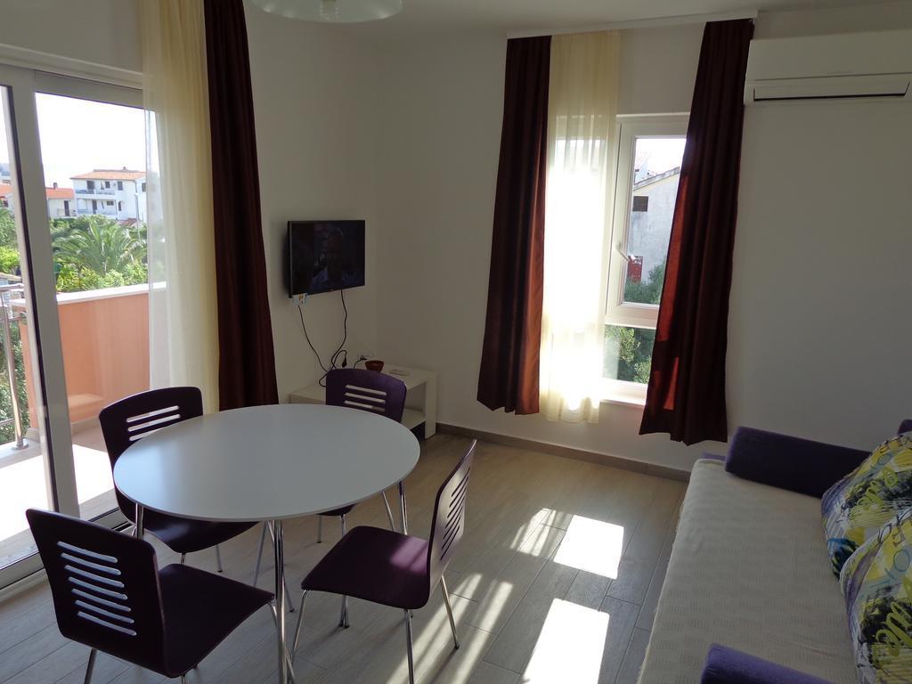 Villa Palas Apartments Rogoznica  Esterno foto